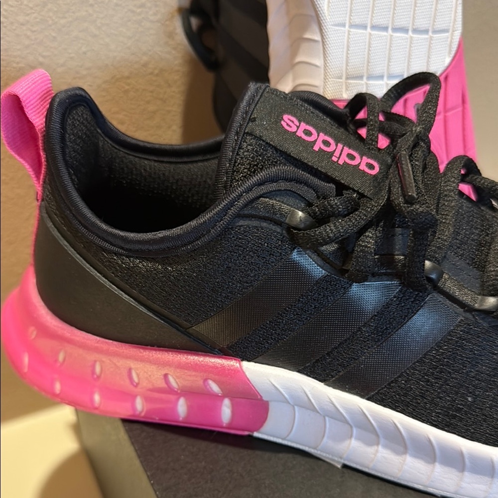 Adidas Kaptir Super Women’s Size 7.5 Running Shoes Black w/ Pink FZ2788 - Picture 3 of 11